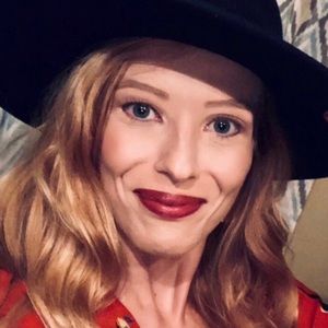 Meet your Posher, Lucy